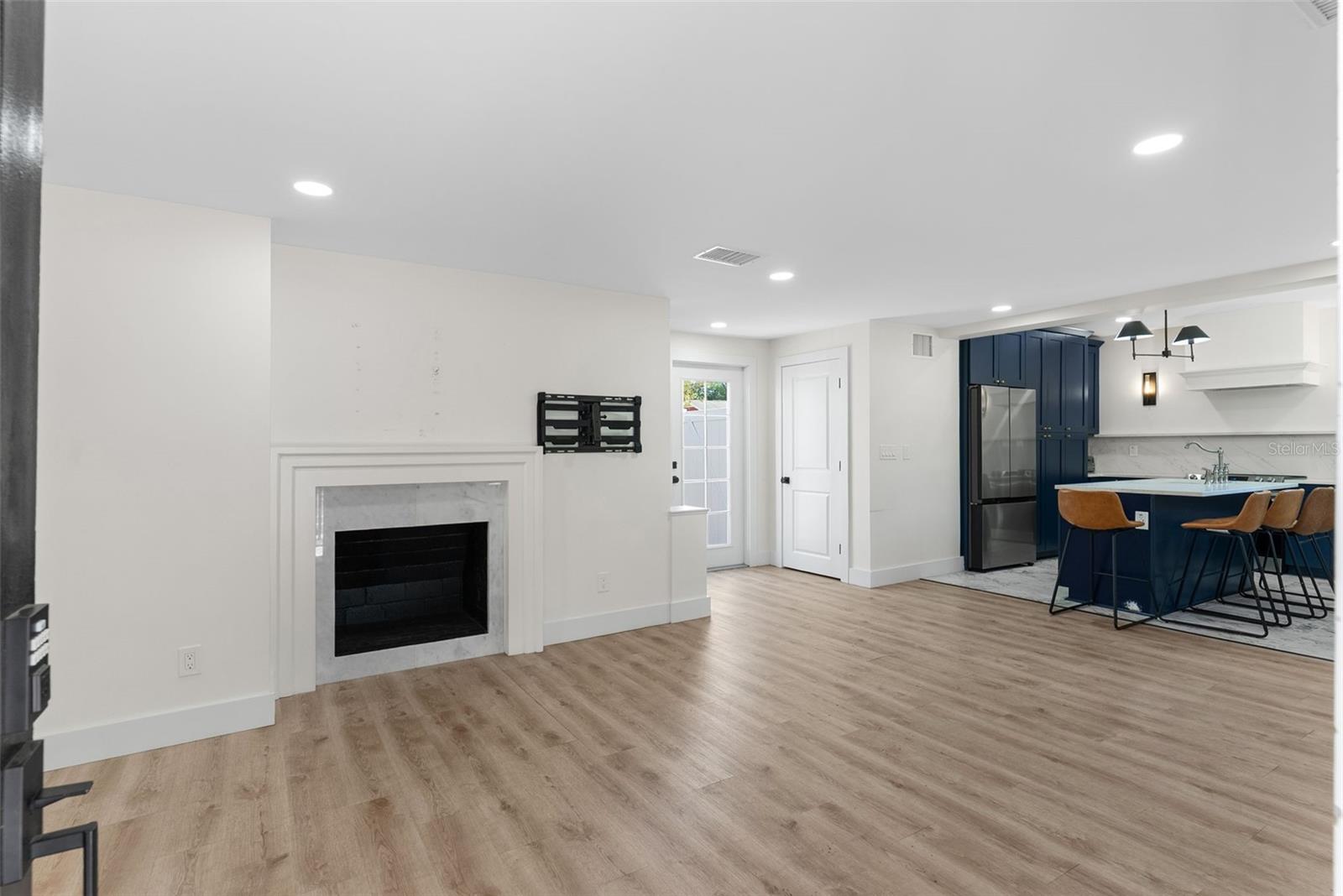 MEADOWBROOK - Residential