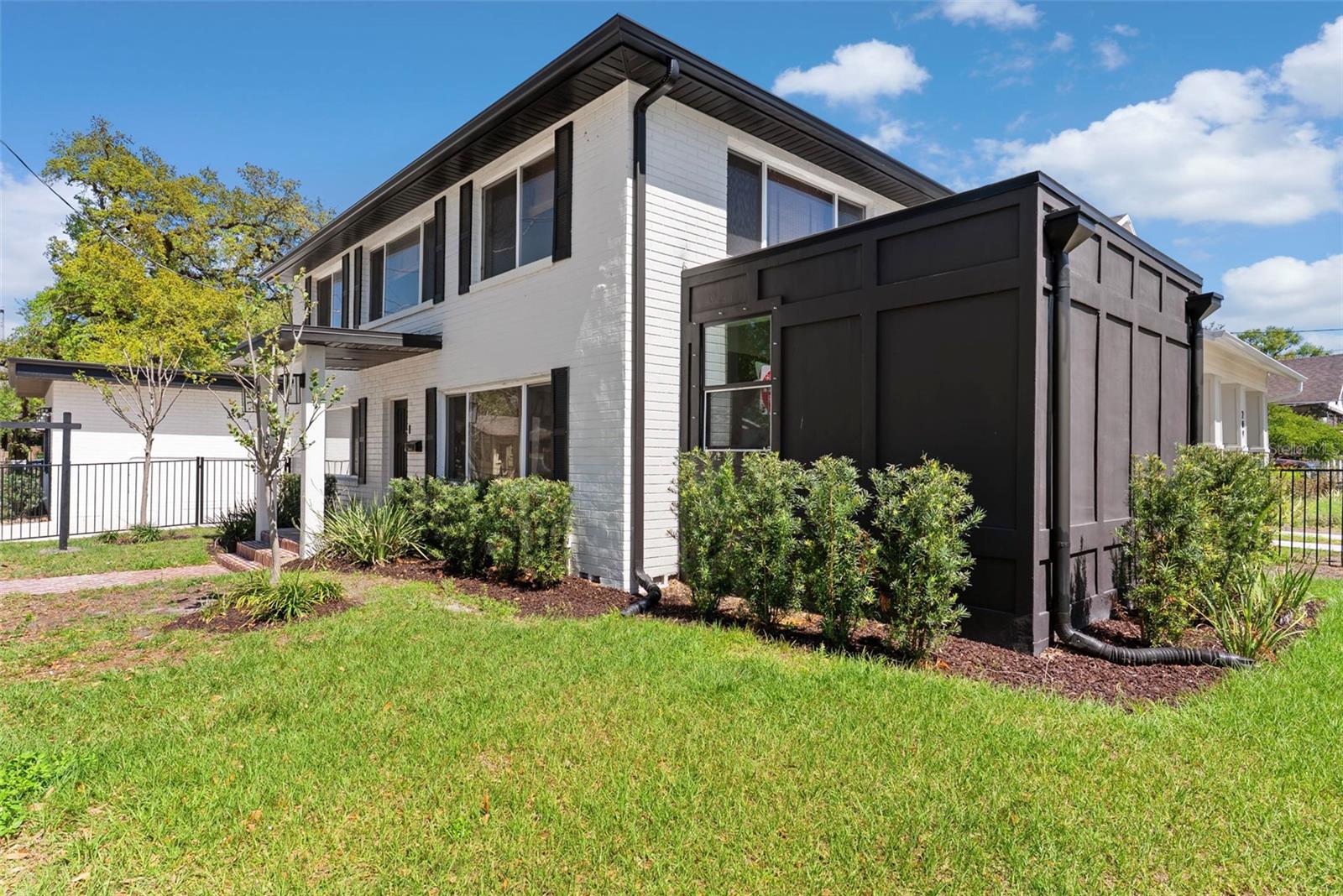 MEADOWBROOK - Residential