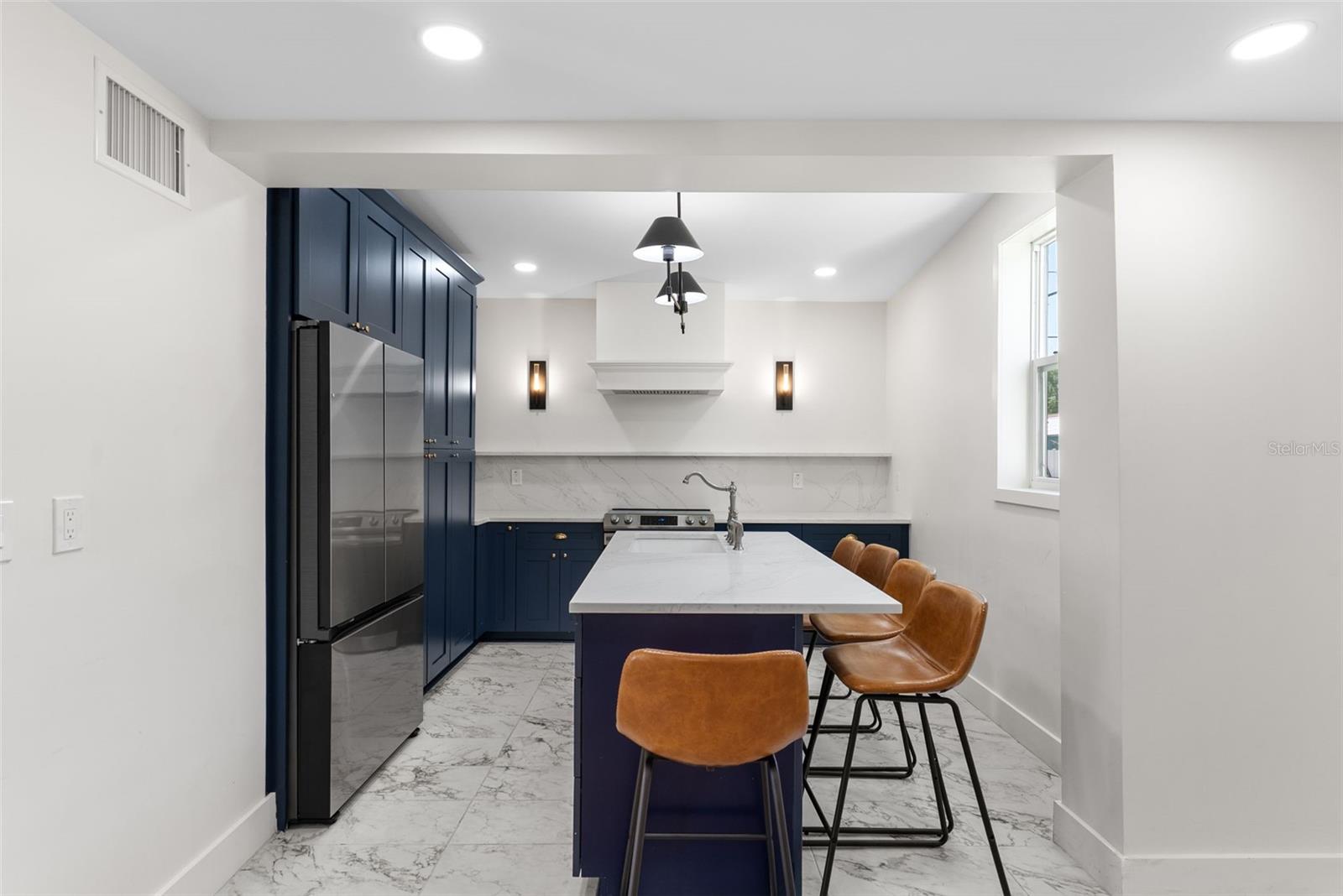 MEADOWBROOK - Residential