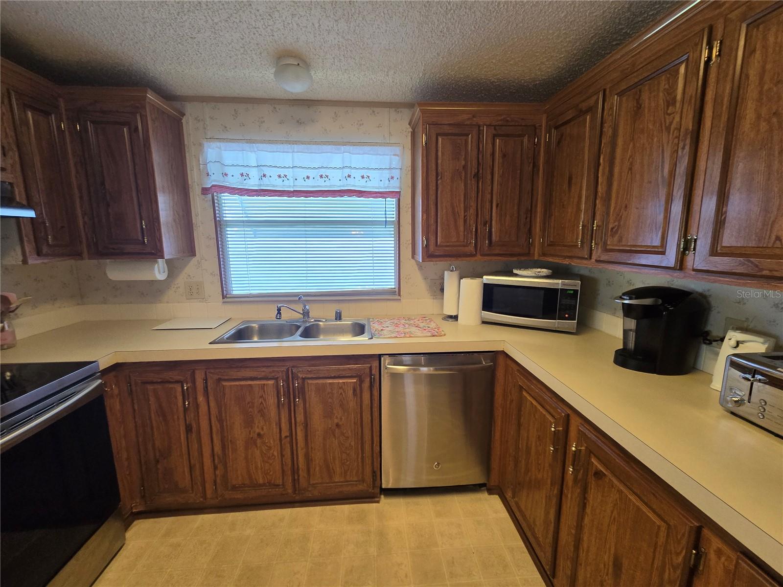 SWEETWATER GOLF & TENNIS CLUB - Residential