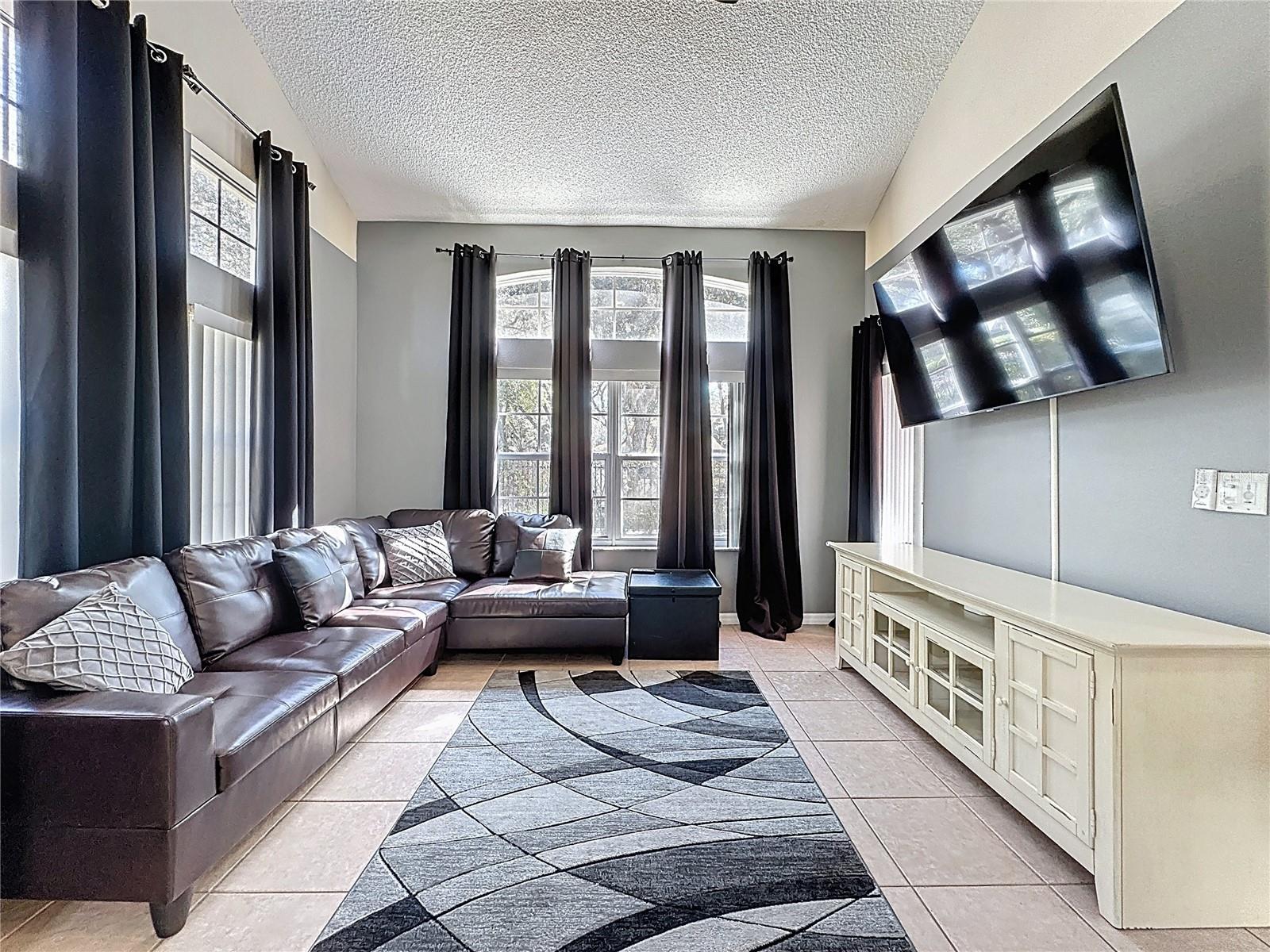 8401 CRYSTAL COVE LOOP