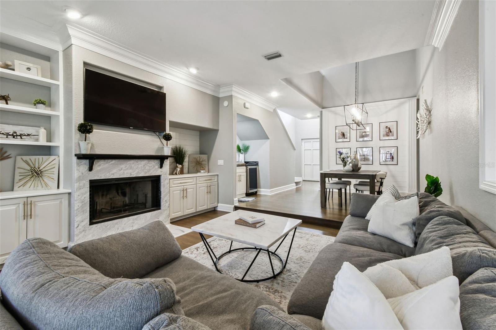 TIFFANY OAKS LAKESIDE CONDO - Residential