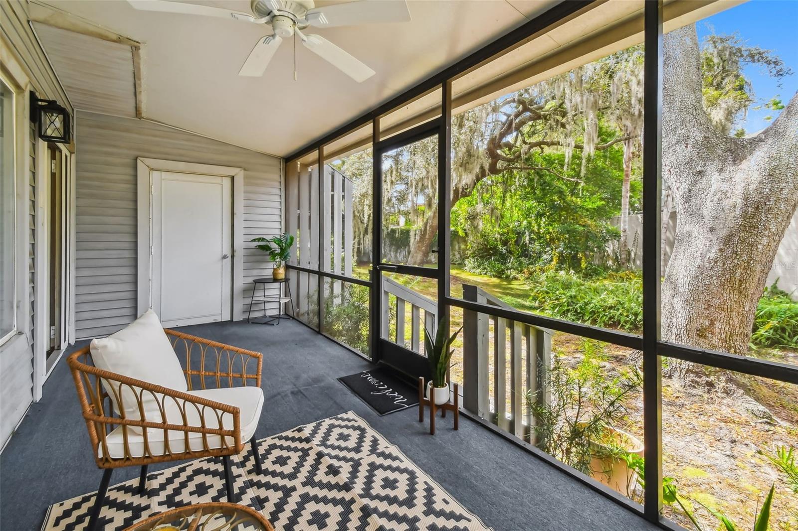 TIFFANY OAKS LAKESIDE CONDO - Residential