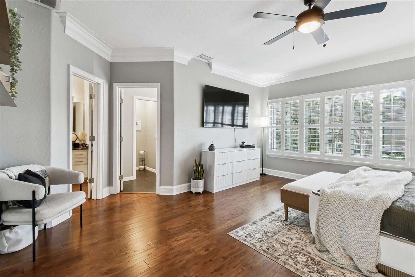 TIFFANY OAKS LAKESIDE CONDO - Residential