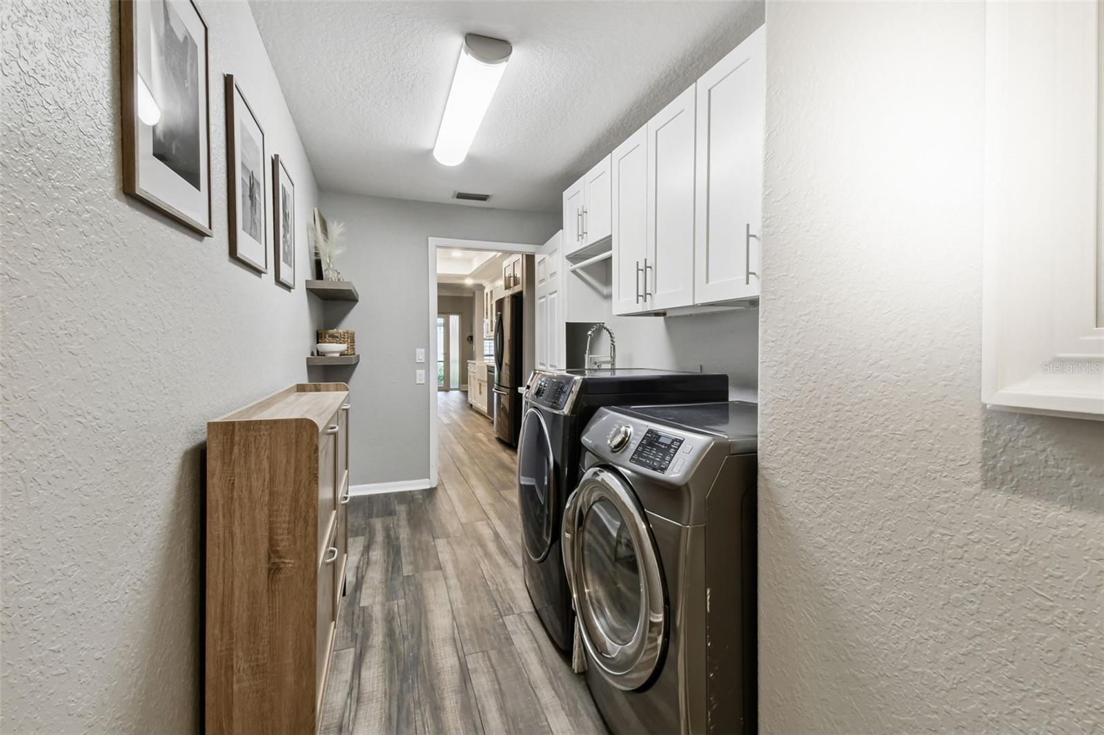 TIFFANY OAKS LAKESIDE CONDO - Residential