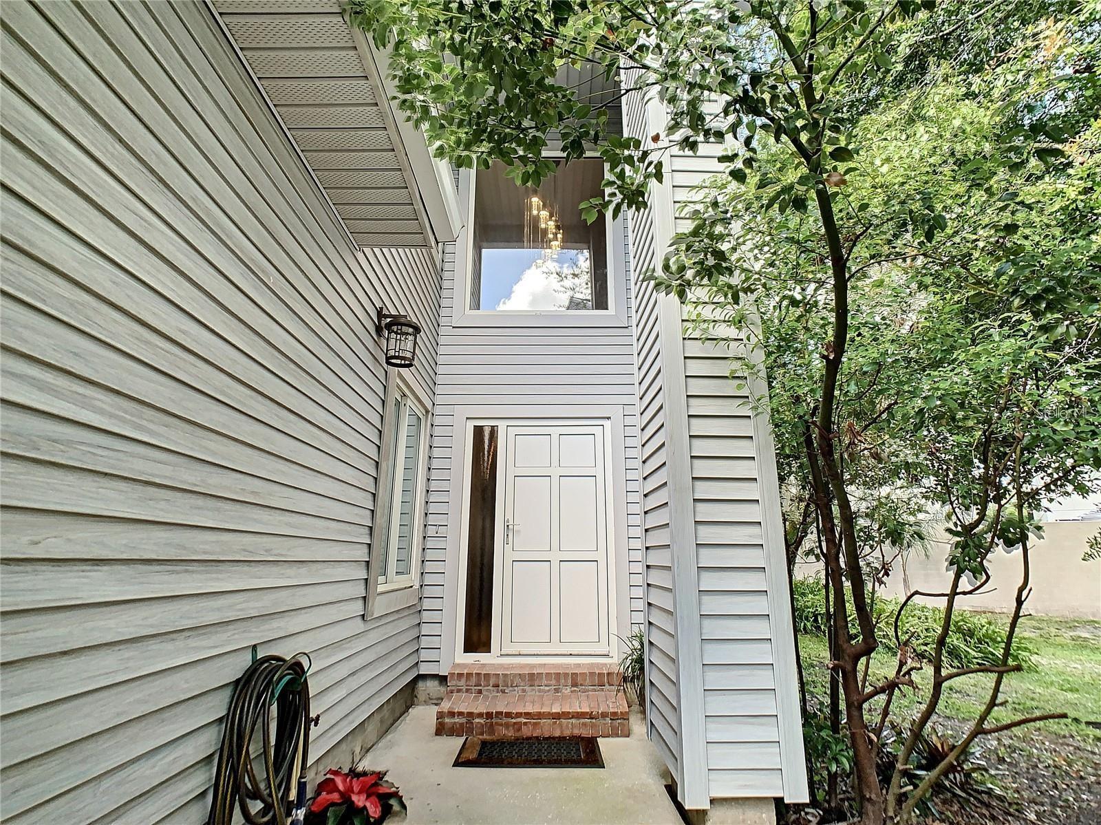 TIFFANY OAKS LAKESIDE CONDO - Residential