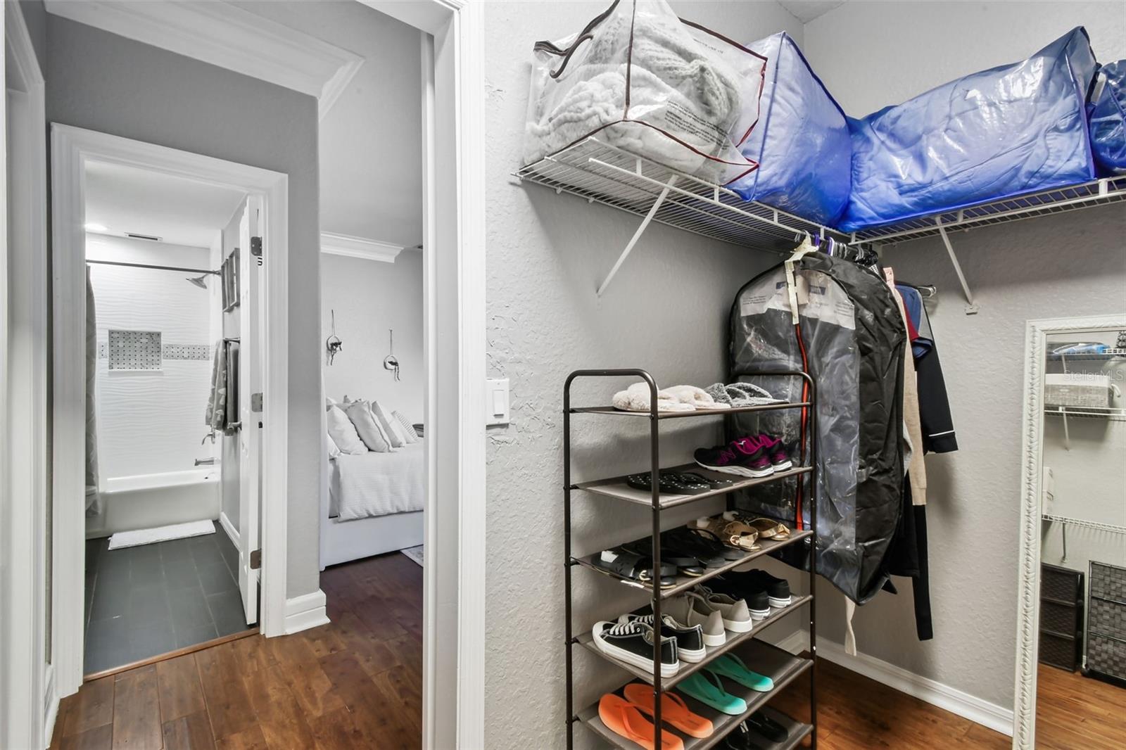 TIFFANY OAKS LAKESIDE CONDO - Residential
