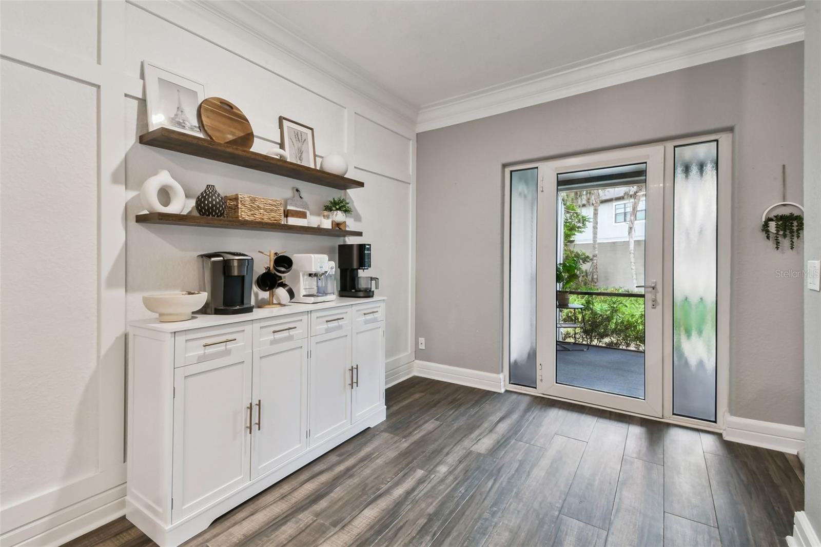 TIFFANY OAKS LAKESIDE CONDO - Residential