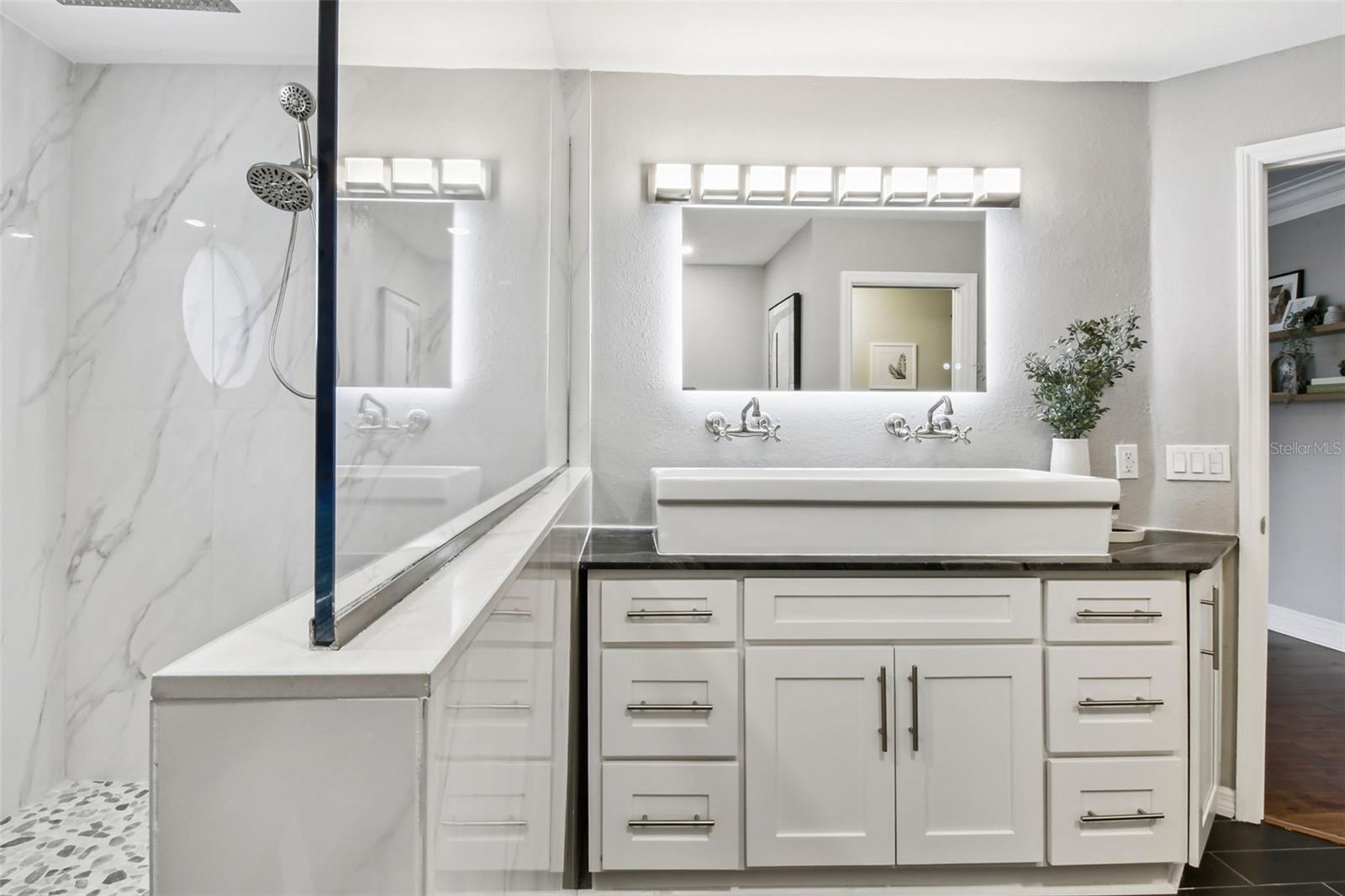 TIFFANY OAKS LAKESIDE CONDO - Residential