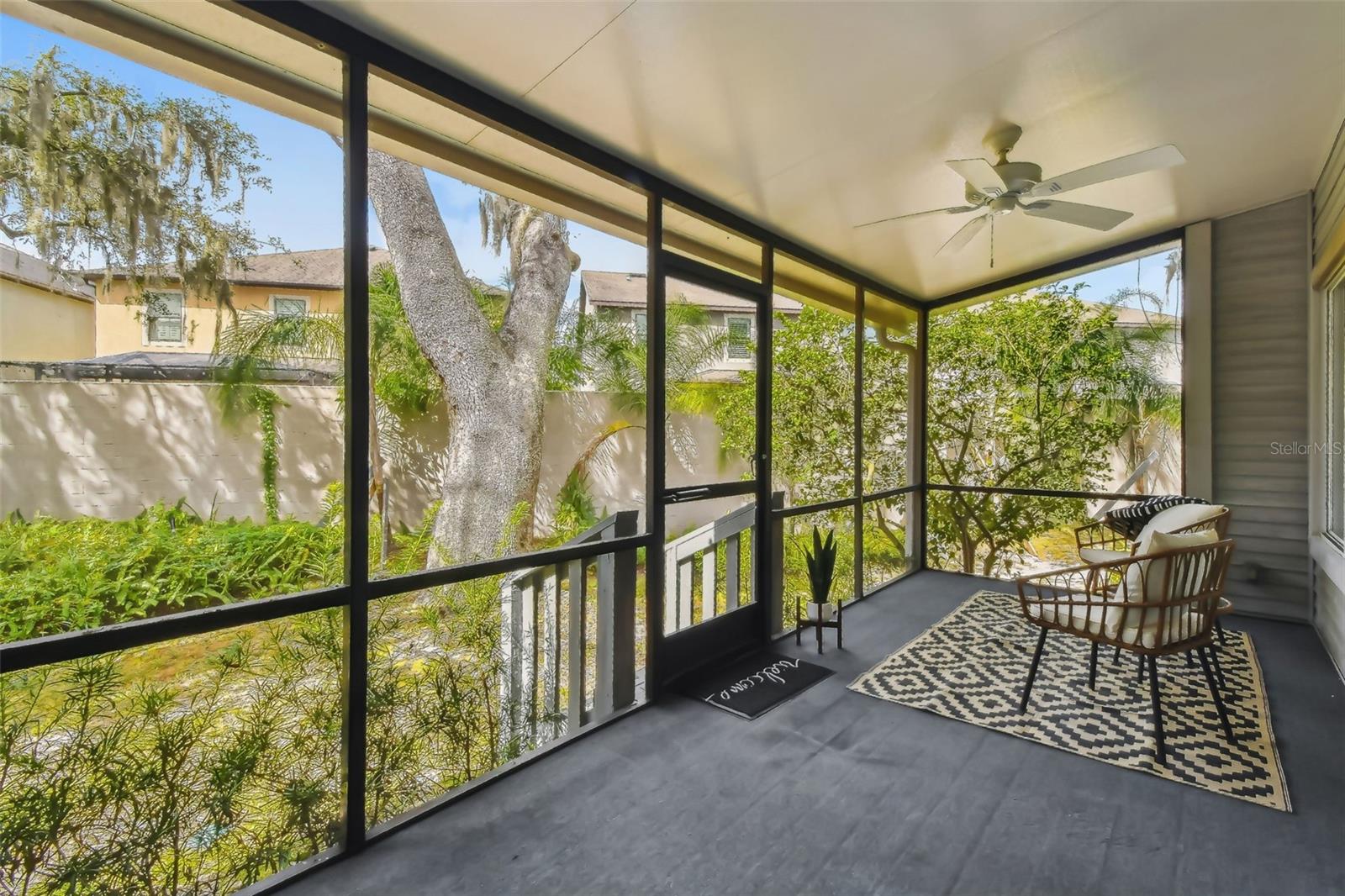 TIFFANY OAKS LAKESIDE CONDO - Residential