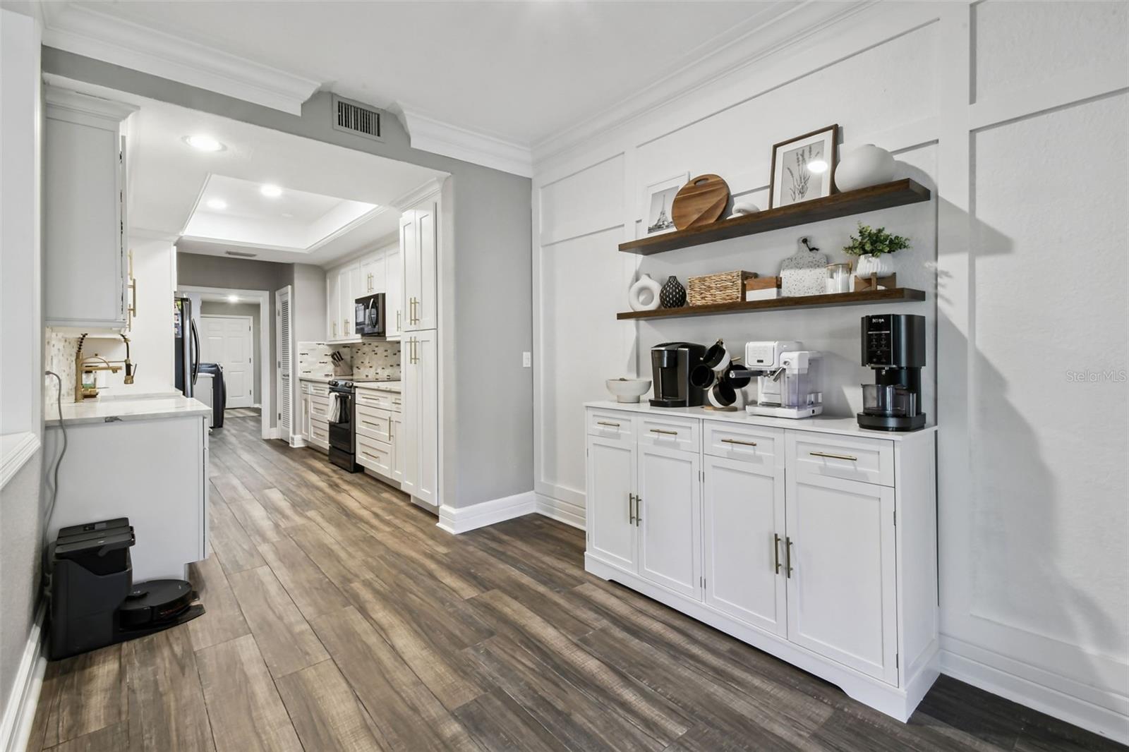 TIFFANY OAKS LAKESIDE CONDO - Residential