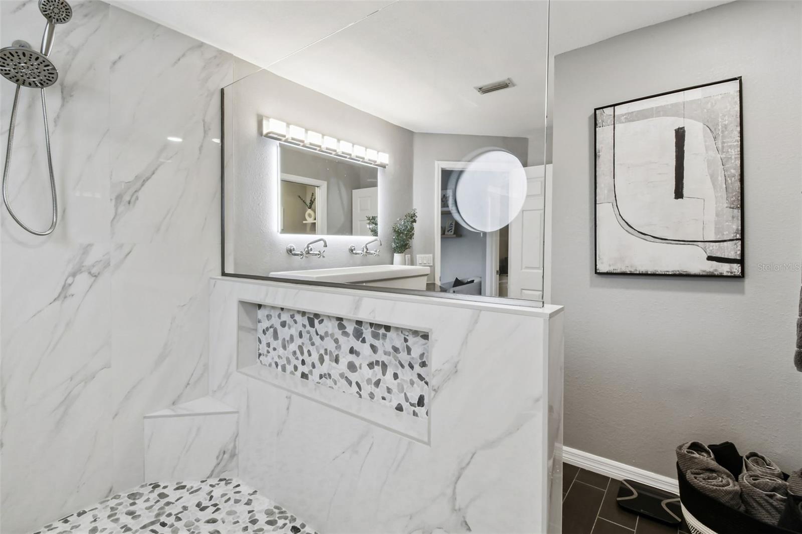 TIFFANY OAKS LAKESIDE CONDO - Residential