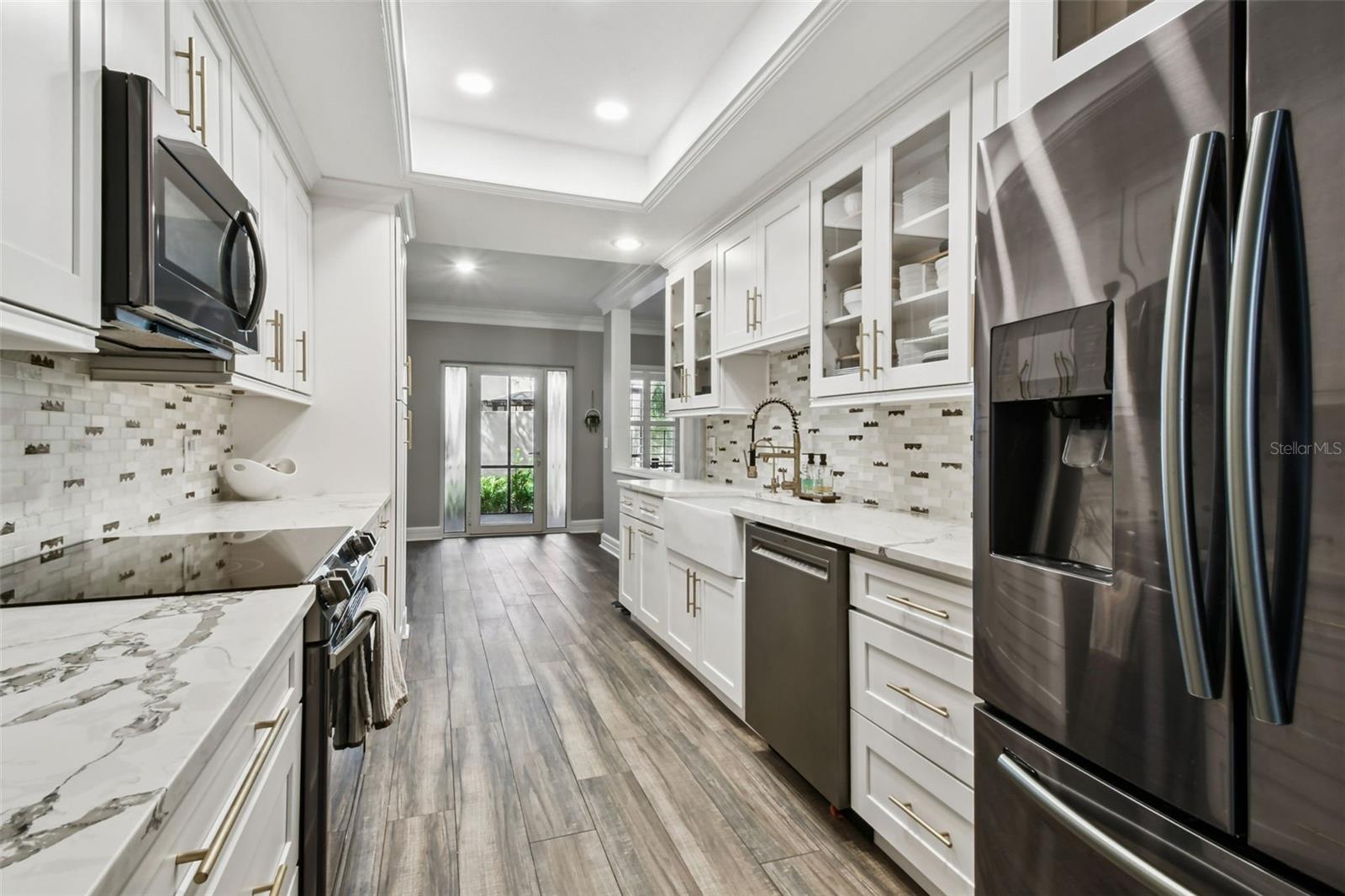 TIFFANY OAKS LAKESIDE CONDO - Residential
