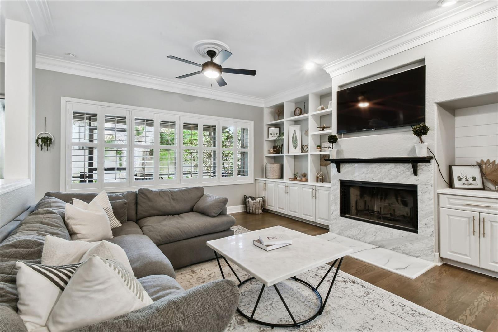 TIFFANY OAKS LAKESIDE CONDO - Residential