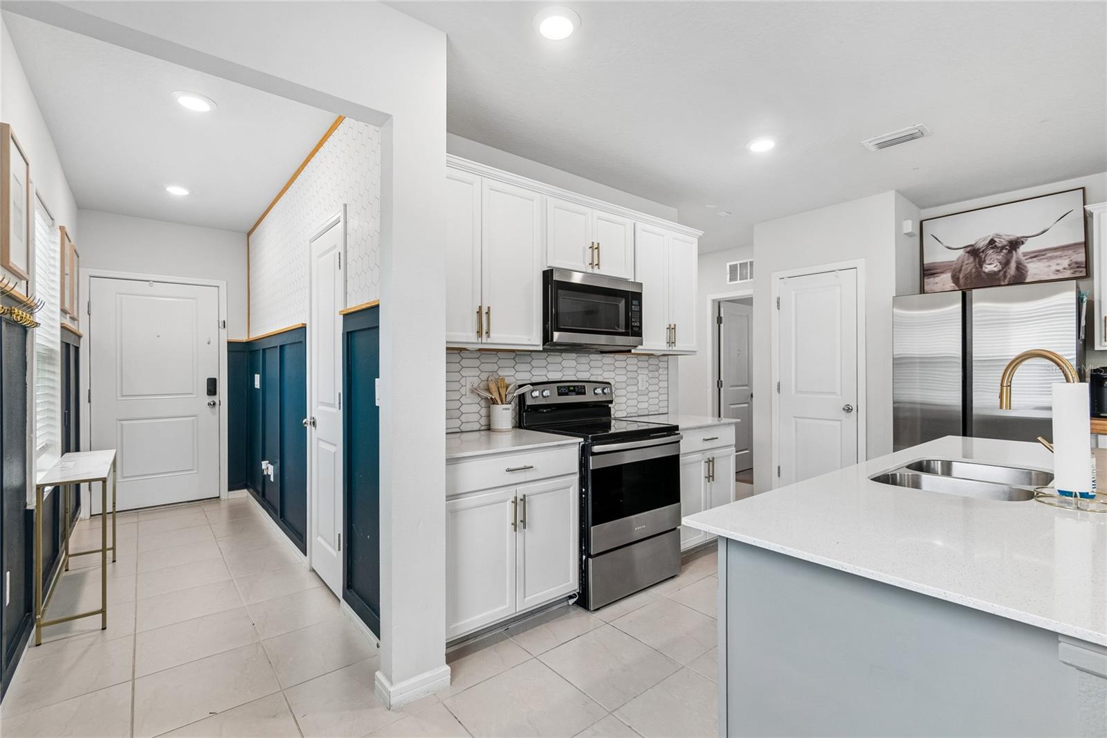 9047 ROYAL RIVER CIRCLE