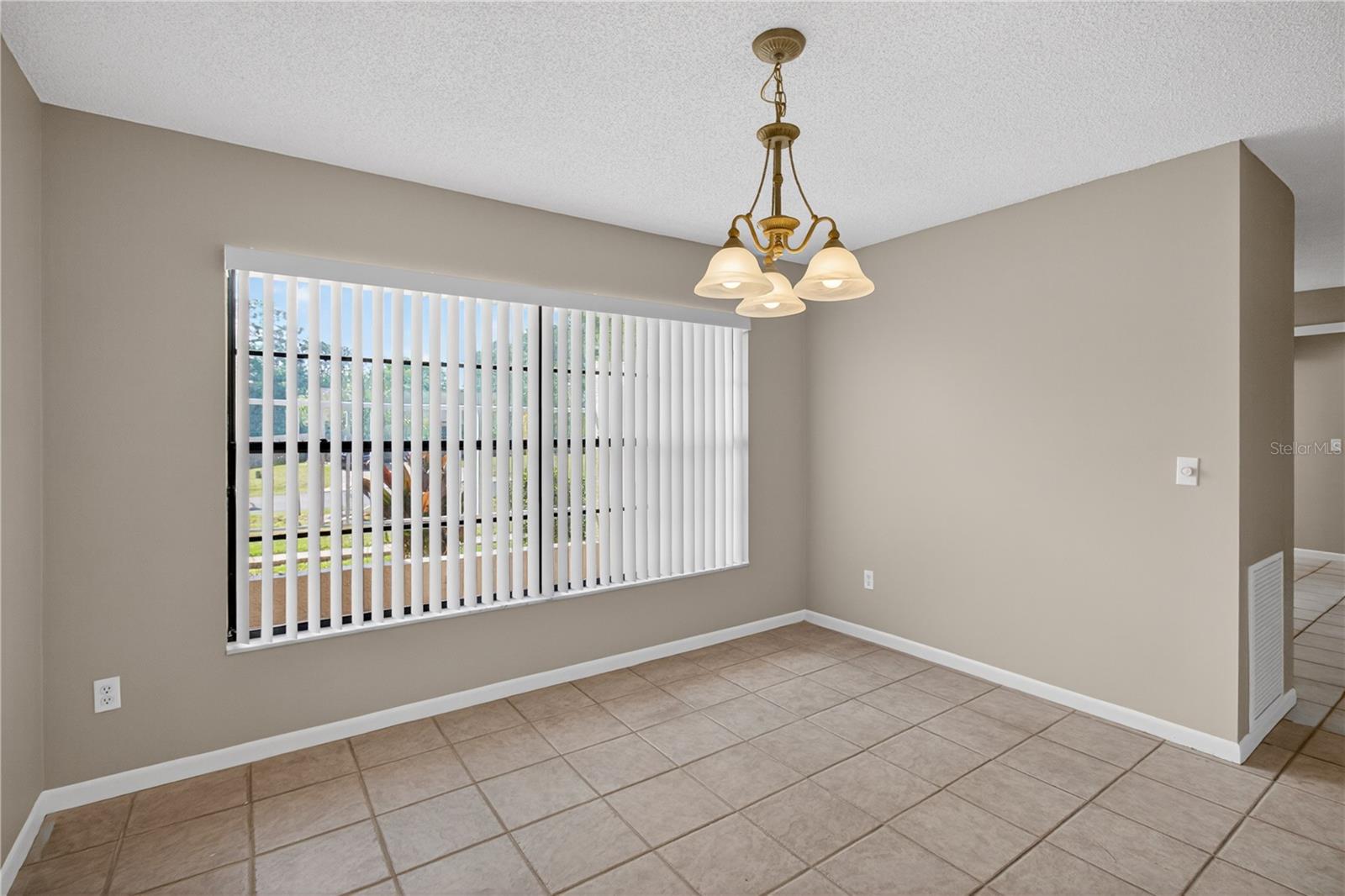 LAKE PADGETT ESTATES EAST - Residential