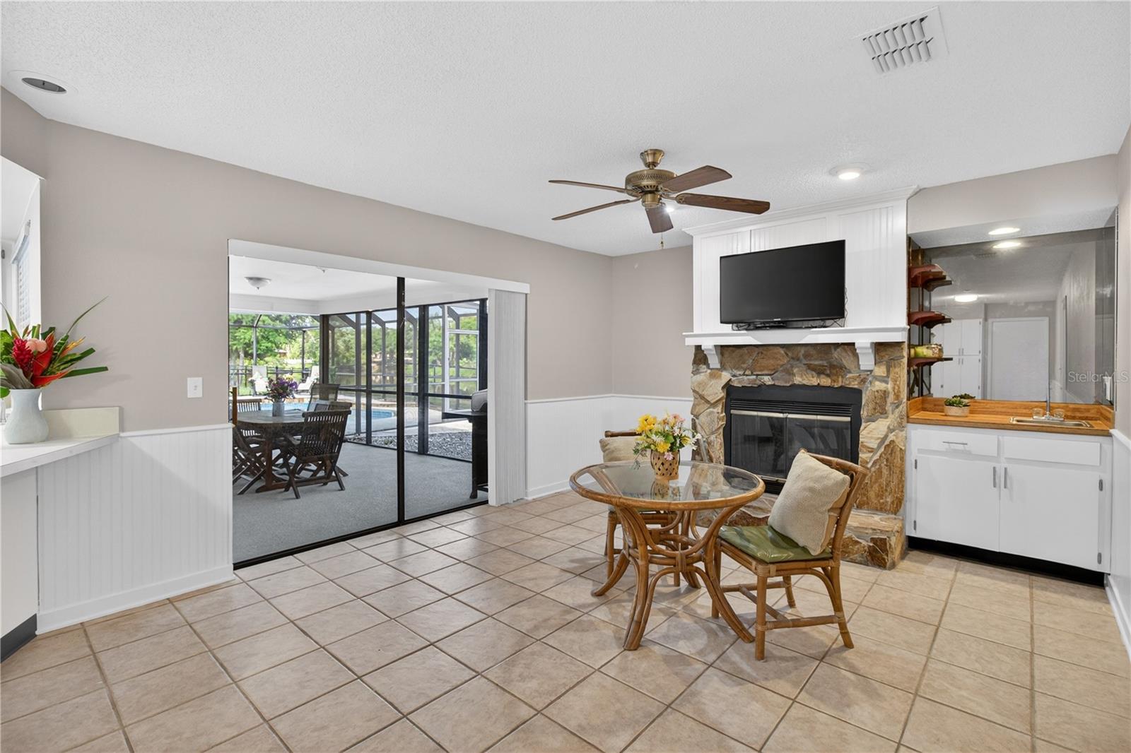 LAKE PADGETT ESTATES EAST - Residential