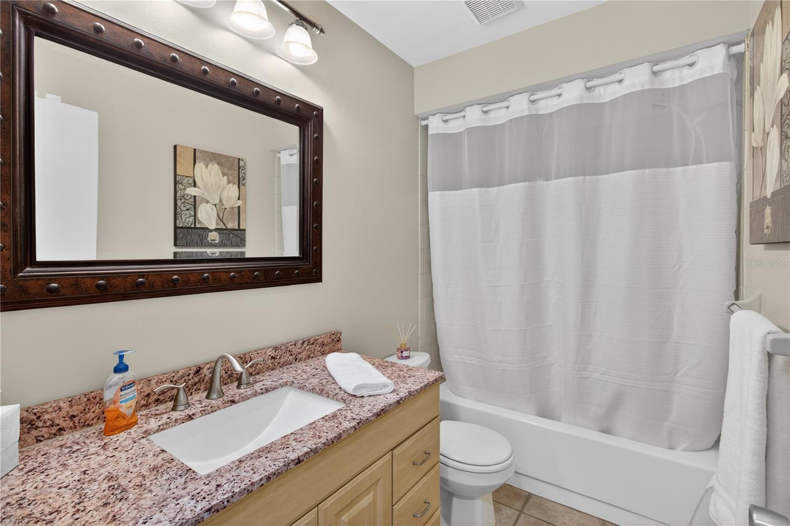 LAKE PADGETT ESTATES EAST - Residential