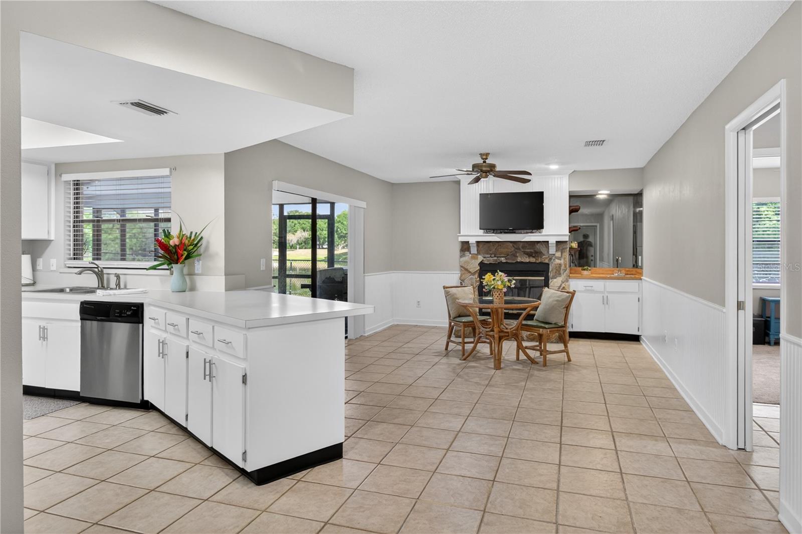 LAKE PADGETT ESTATES EAST - Residential