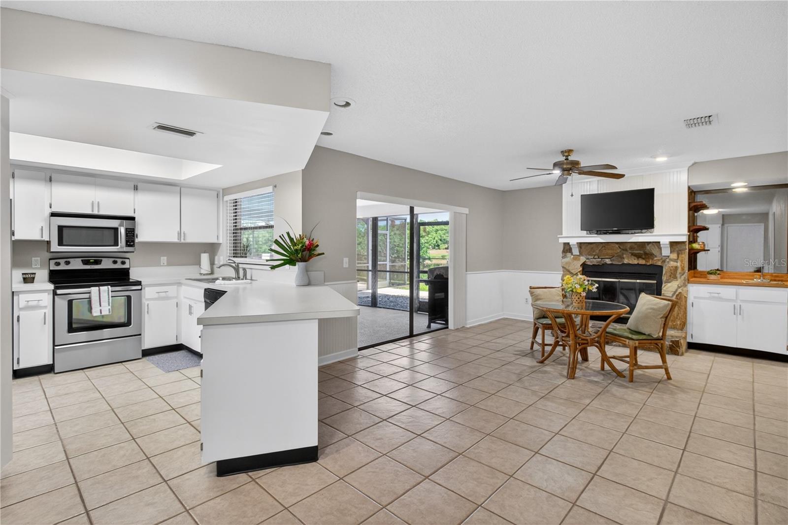 LAKE PADGETT ESTATES EAST - Residential