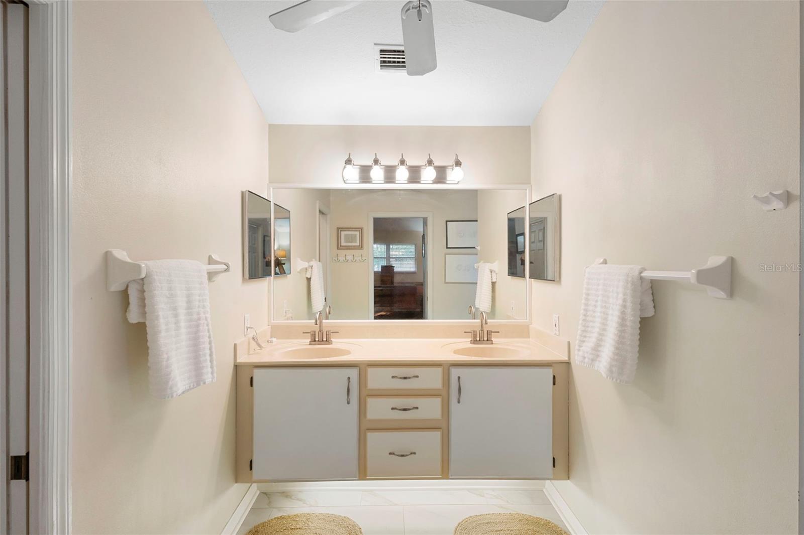 CASCADES UNIT 01 - Residential