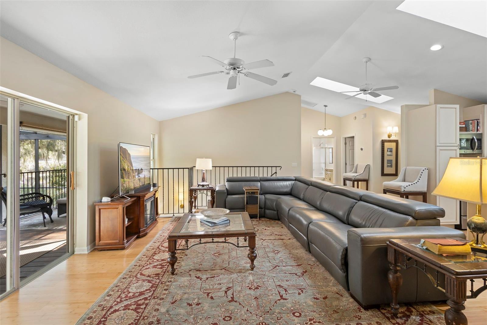 CASCADES UNIT 01 - Residential