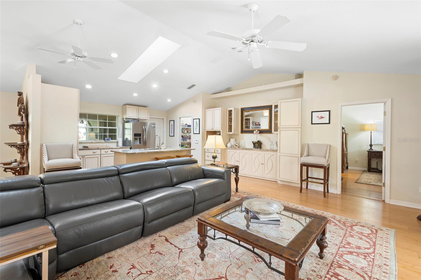 CASCADES UNIT 01 - Residential