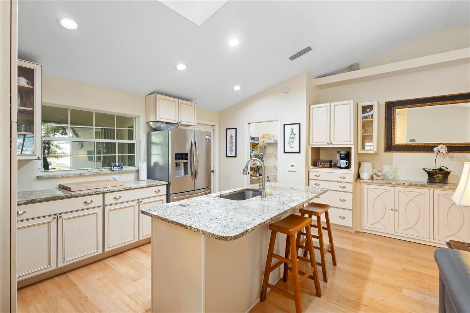 CASCADES UNIT 01 - Residential