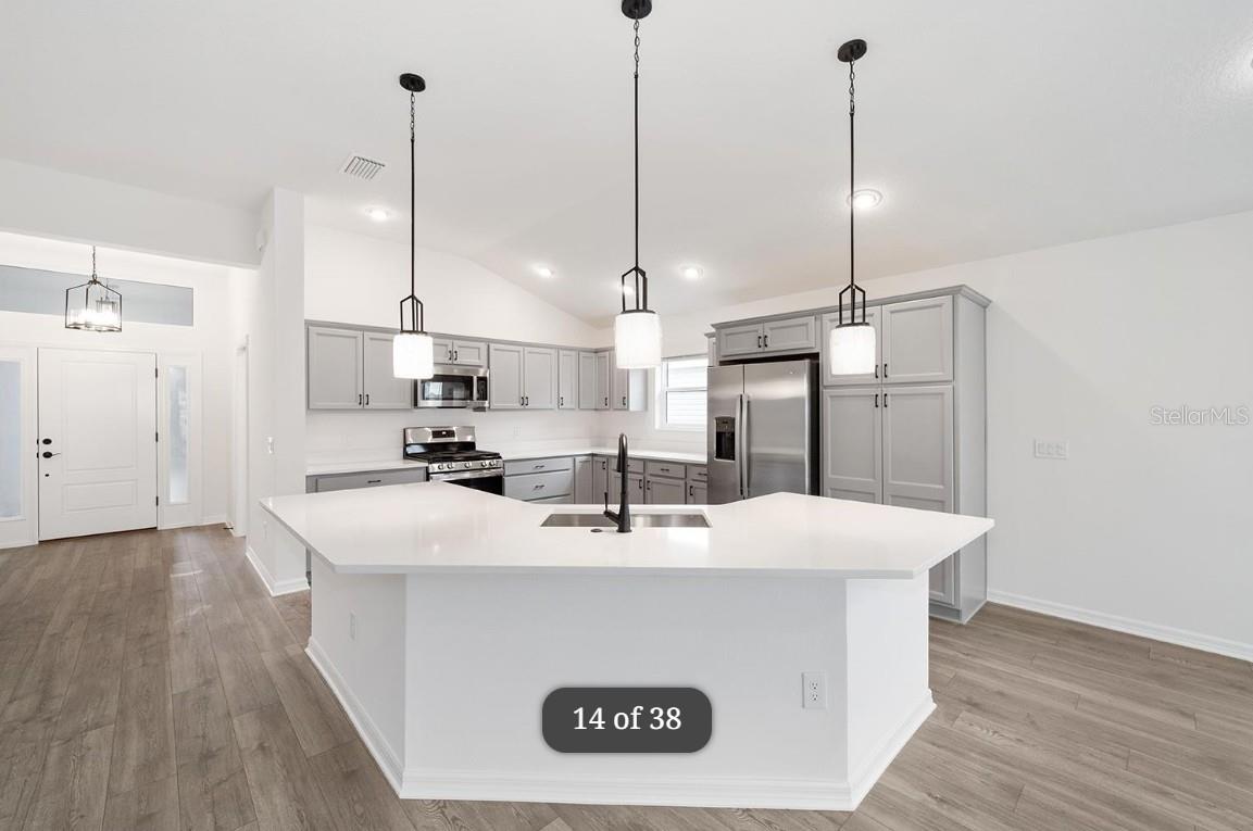 SAINT CAHTERINE - Residential Lease