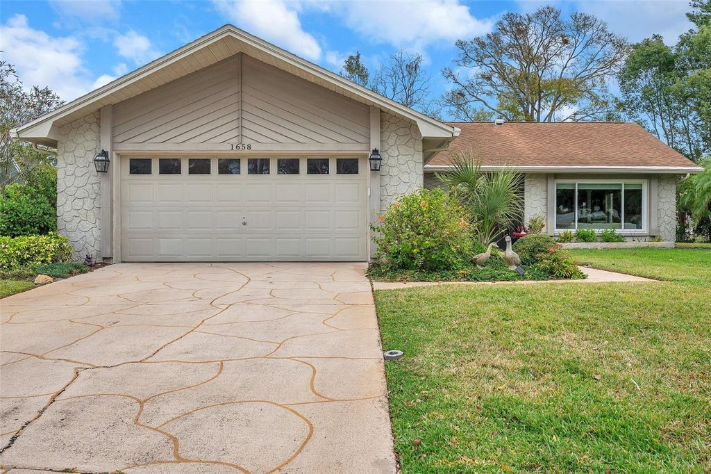 Photo of 1658 Macdonnell Court, Palm Harbor, FL 34684 (MLS # TB8502638)
