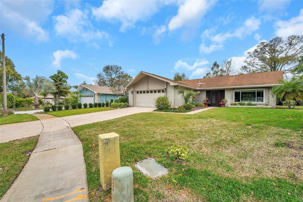 Photo of 1658 Macdonnell Court, Palm Harbor, FL 34684 (MLS # TB8502638)