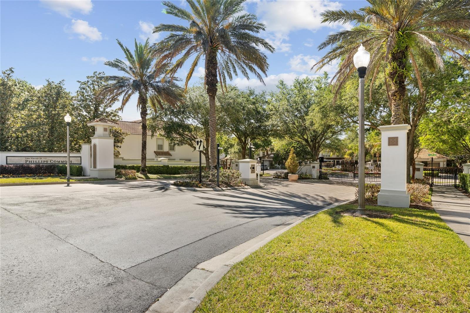 VISTAS/PHILLIPS COMMONS - Residential