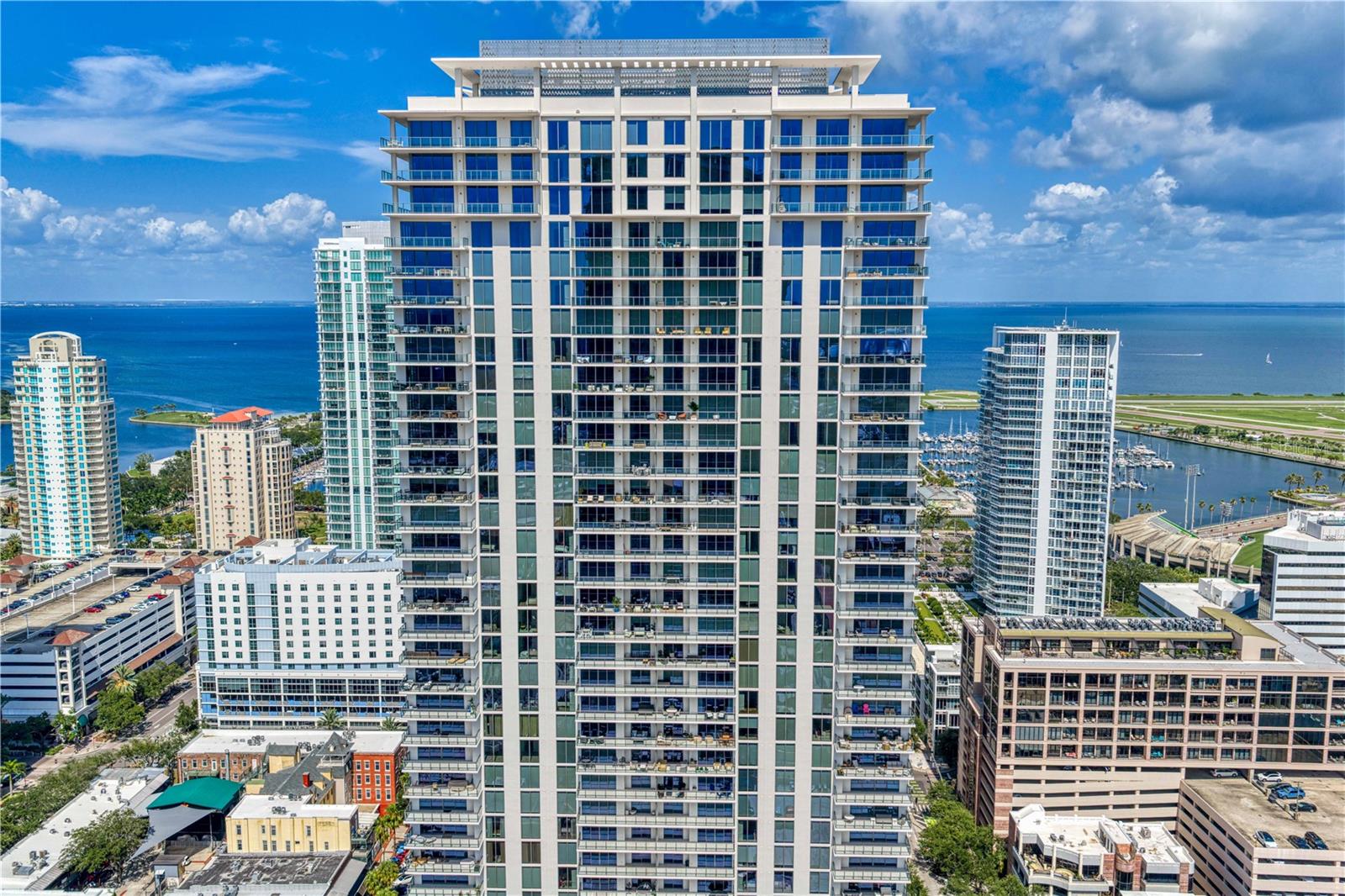 275 1ST AVENUE S 3906