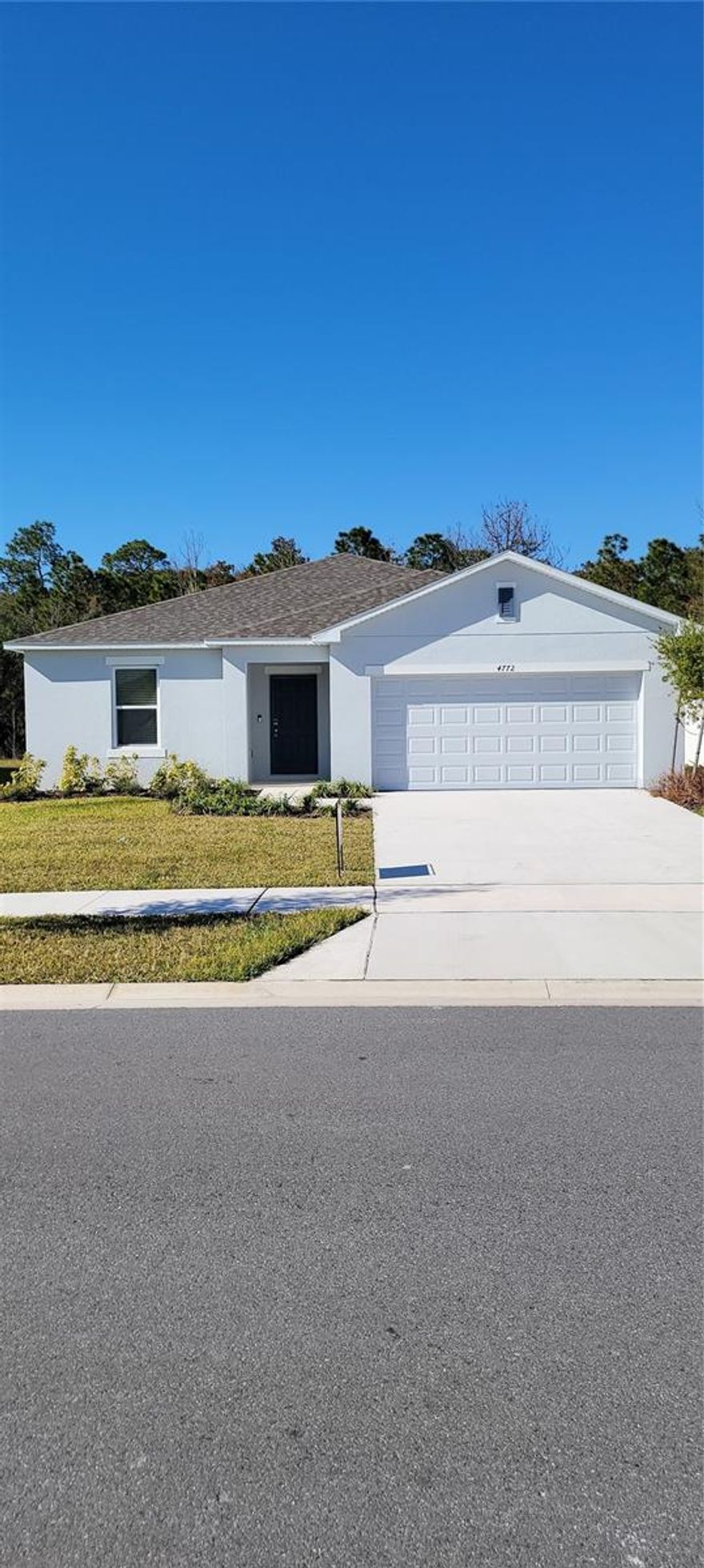 New home, this is a Magnolia model 4/3 with lot of space, new community nearby shopping plaza, restaurants, Gym, easy access to mayor highways, don't miss the opportunity to be the first family to live in this beautiful house