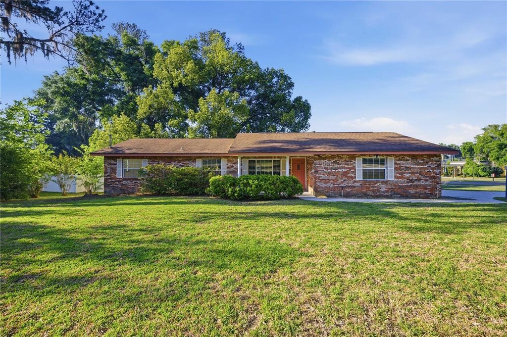 Photo of 4110 SE 8th Street, Ocala, FL 34471 (MLS # OM722804)