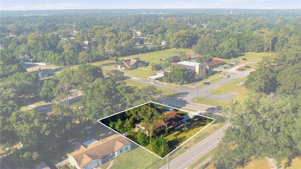 Photo of 4110 SE 8th Street, Ocala, FL 34471 (MLS # OM722804)