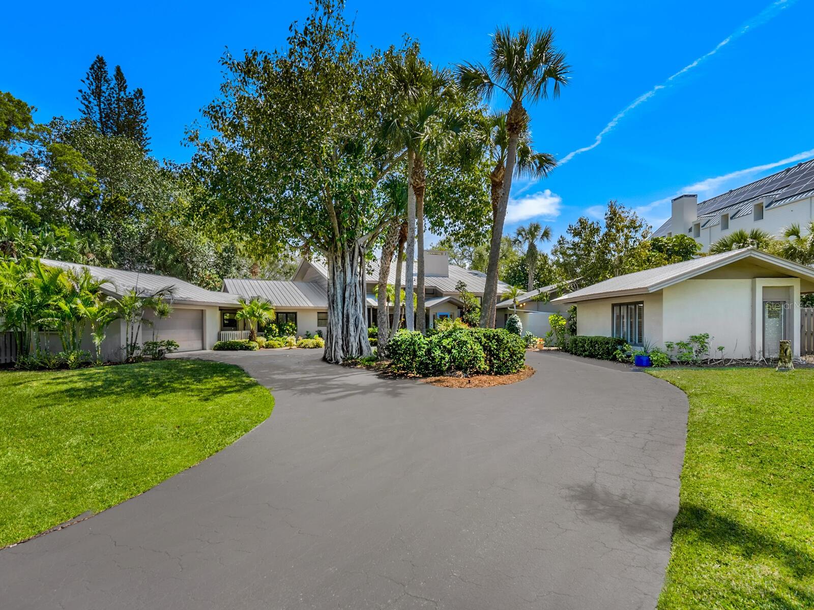 SANDERLING CLUB, SIESTA PROPERTIES - Residential