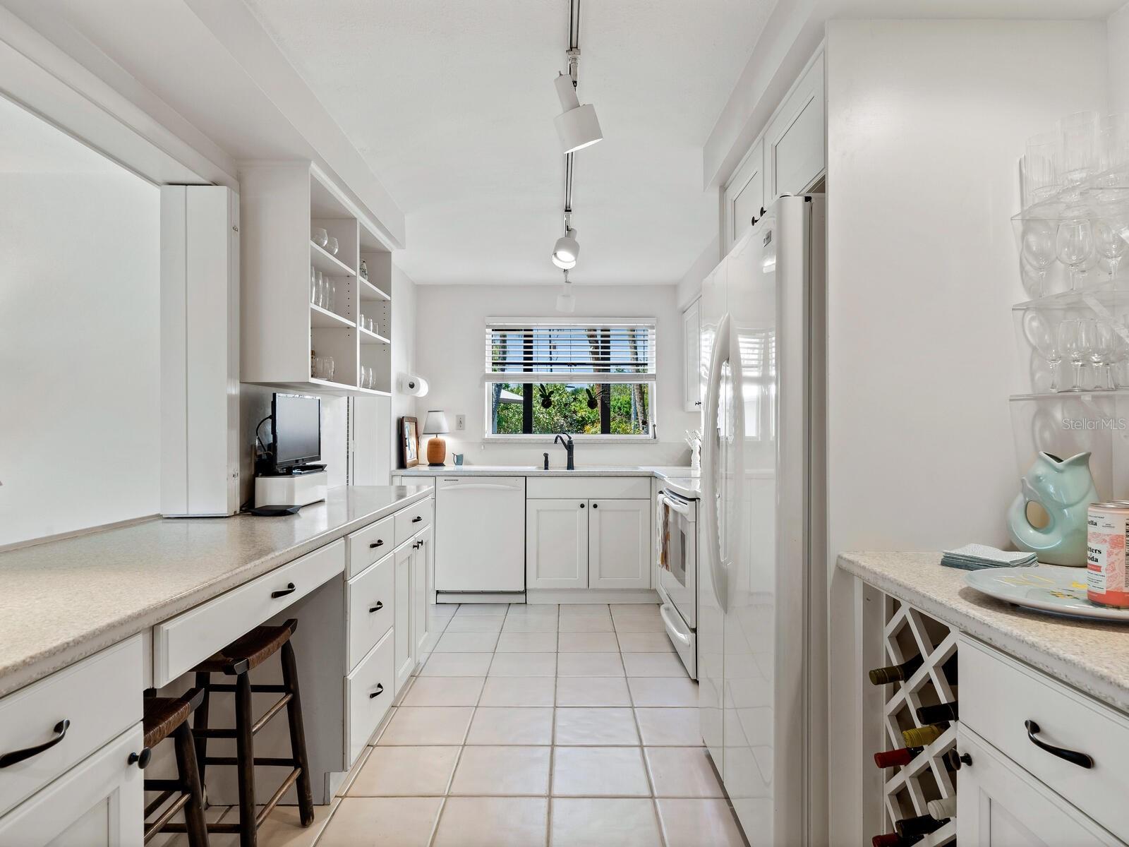 SANDERLING CLUB, SIESTA PROPERTIES - Residential