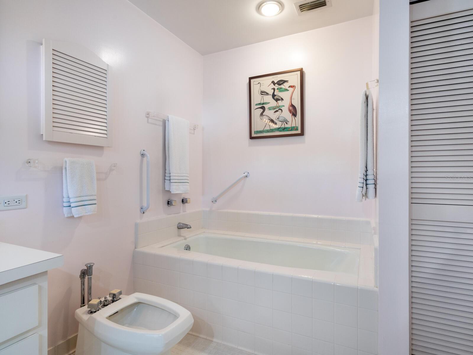 SANDERLING CLUB, SIESTA PROPERTIES - Residential