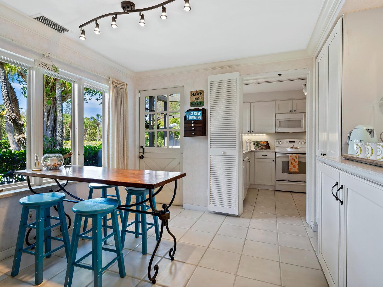 SANDERLING CLUB, SIESTA PROPERTIES - Residential