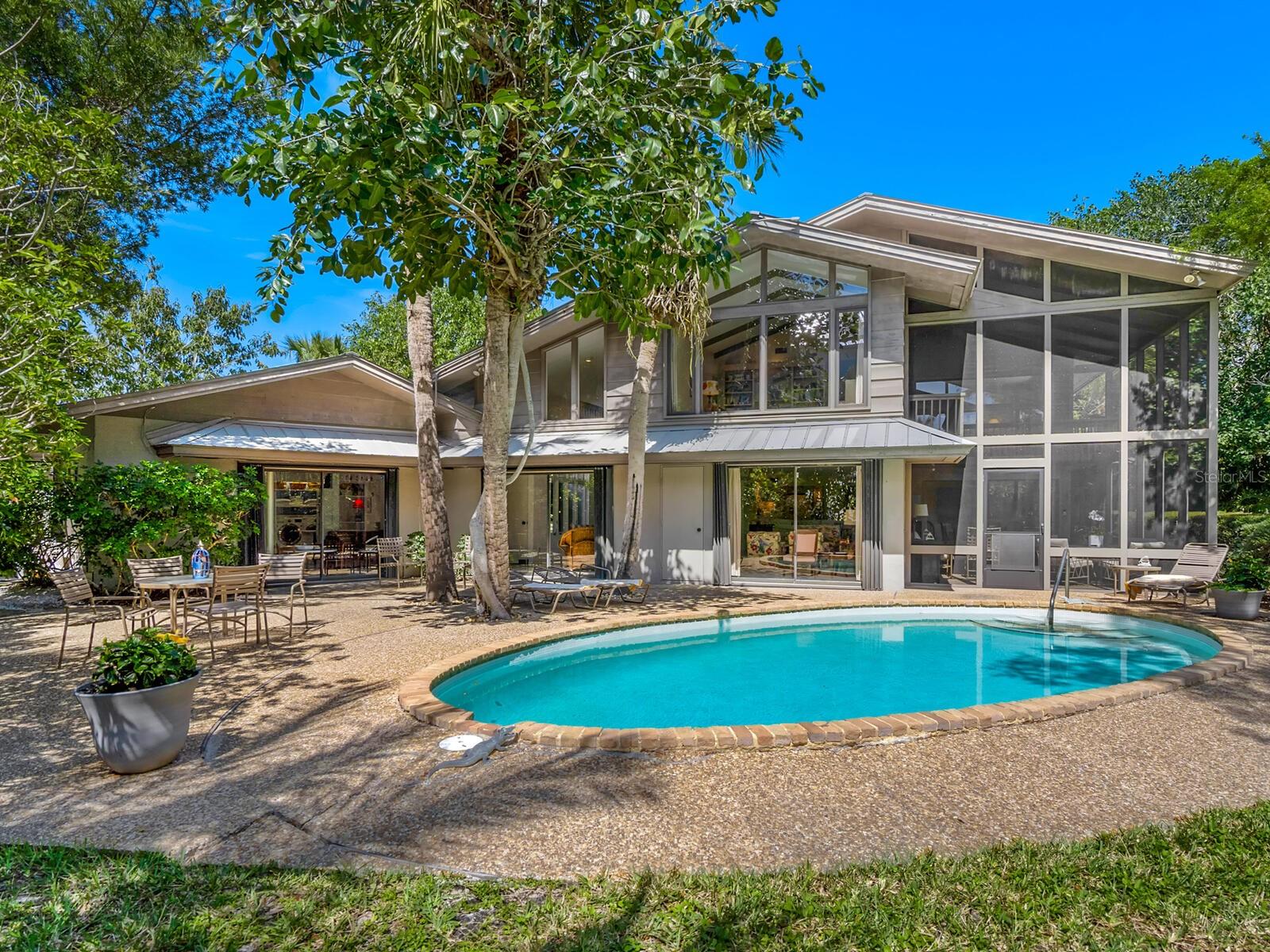 SANDERLING CLUB, SIESTA PROPERTIES - Residential