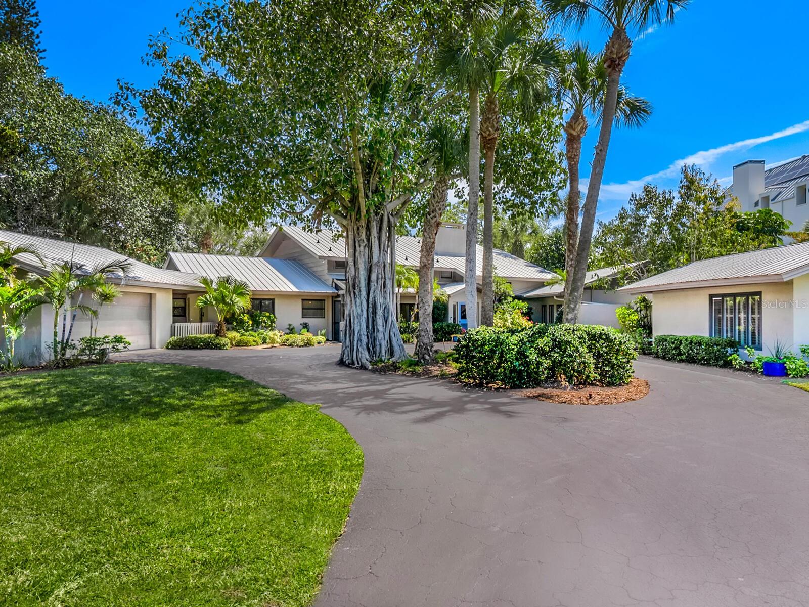 SANDERLING CLUB, SIESTA PROPERTIES - Residential