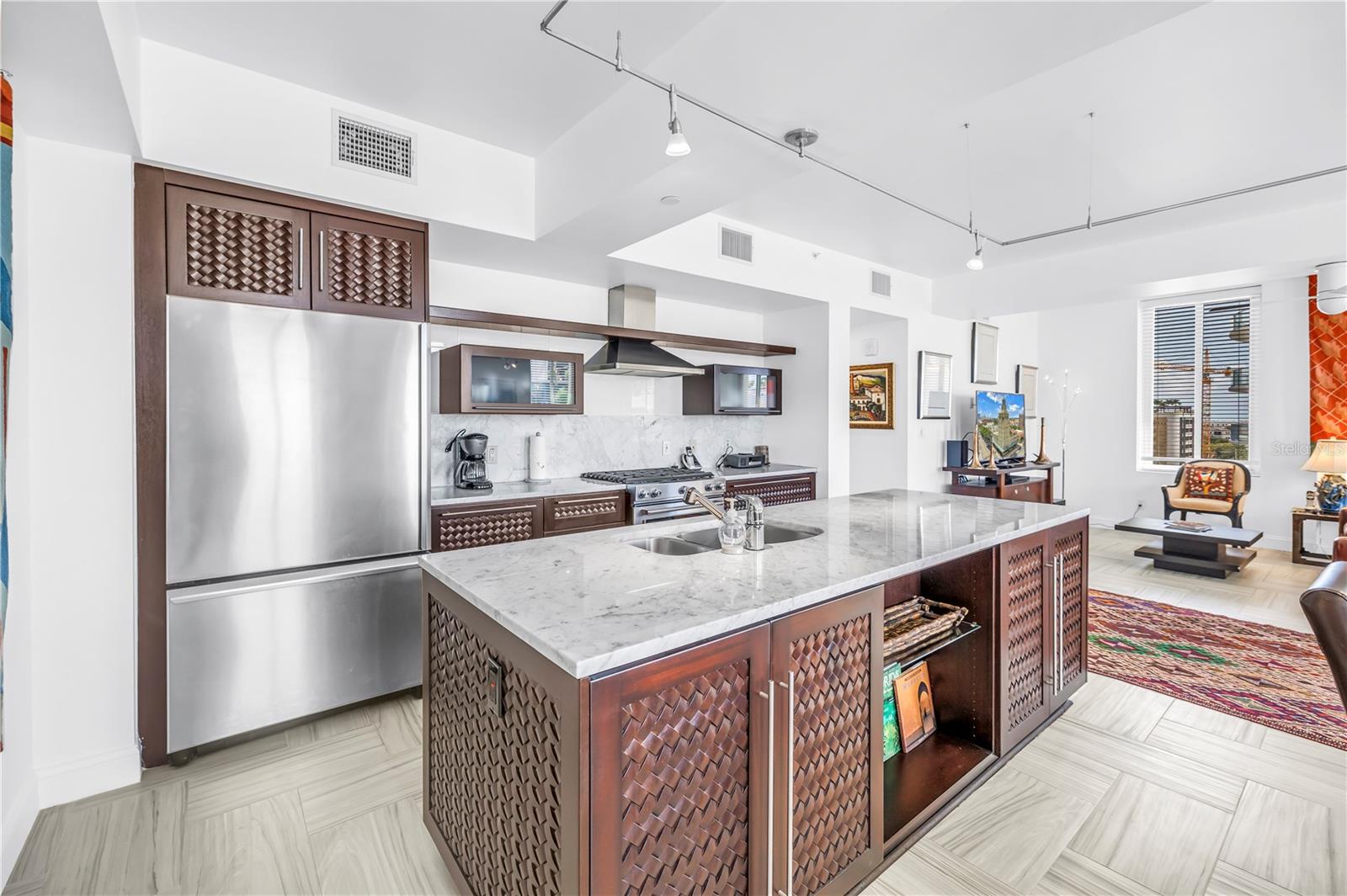 405 CENTRAL AVENUE 600