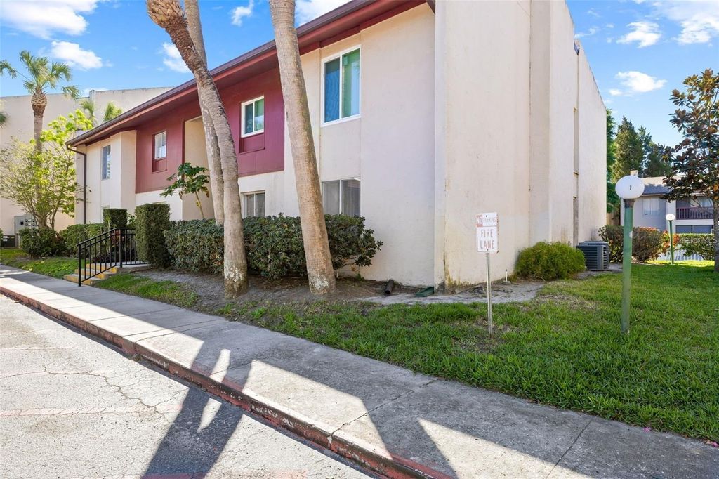 Photo of 8601 Huron Ct #44, Tampa, FL 33614 (MLS # TB8504068)
