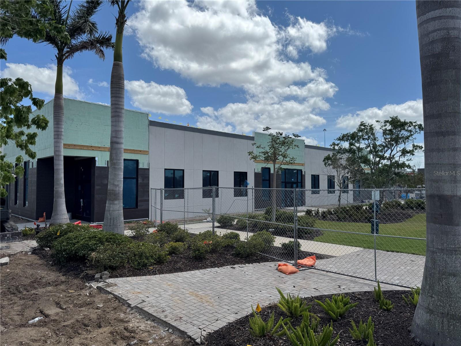 FRUITVILLE COMMONS LAND CONDO - Commercial Lease