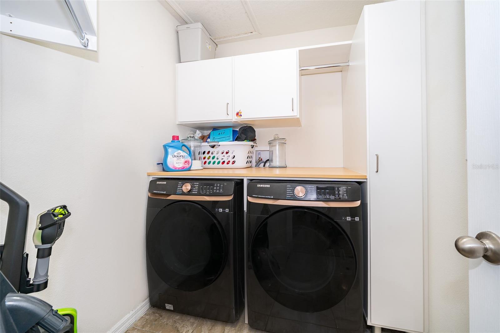 VILLAGIO - Residential Lease