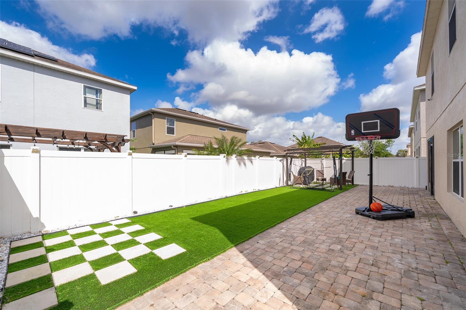 VILLAGIO - Residential Lease