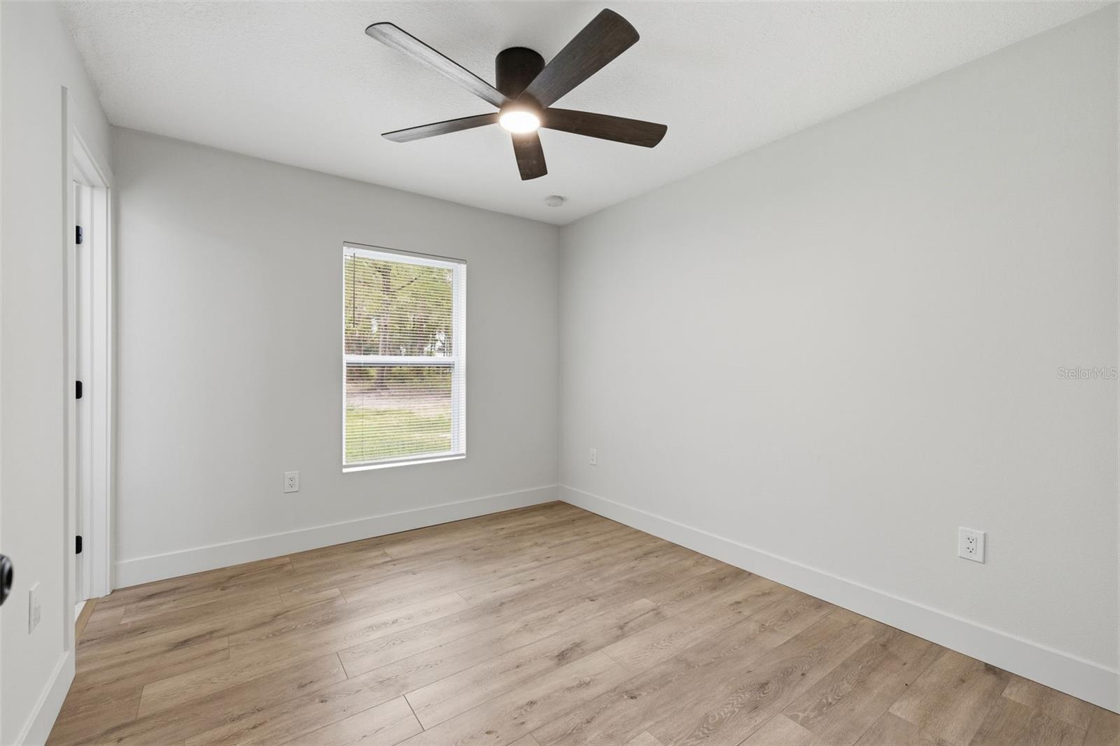 HOLIDAY HEIGHTS UNIT 01 - Residential