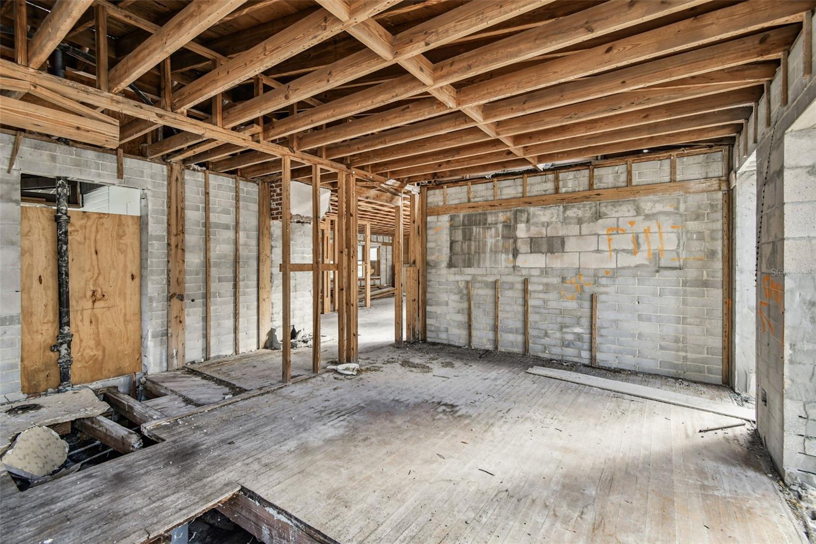 LAKE SUE PARK - Land