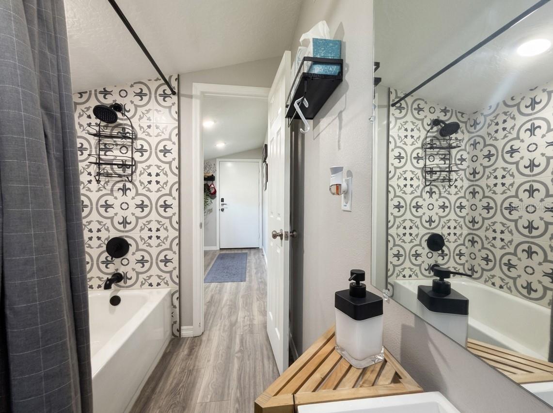 PINE GROVE PARK - Residential